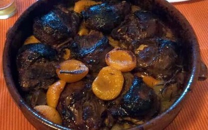 Fogons i davantals: Galtes de porc amb préssec