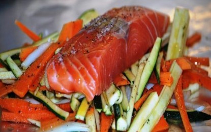 Fogons i davantals: papillote de salmó amb verdures