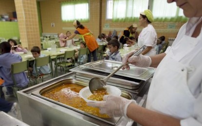 S’obre la convocatòria de beques menjador