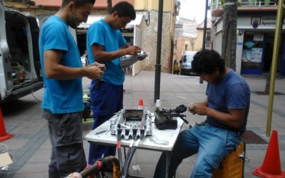 Els treballs d’instal·lació del cable de fibra òptica s’allargaran durant un mes