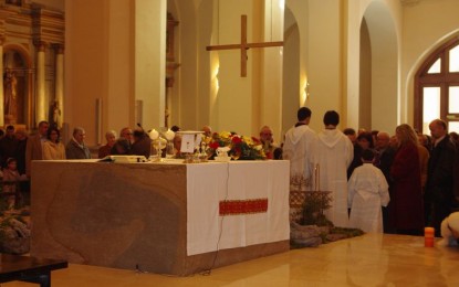 Mossèn Santi Parejo visita La Teranyina per parlar sobre la Parròquia de Sant Esteve