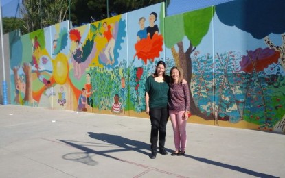 Descobrim el nou mural que han pintat al pati de l’escola La Roureda