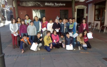 Els alumnes de 4t B de l’escola Serra de Miralles presenten el programa “Les escoles a Ràdio Tordera” en anglès