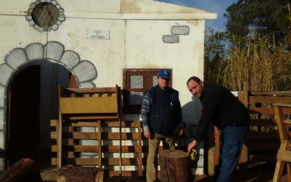Visitem els últims preparatius del pessebre vivent de Sant Pere