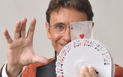 Entrevista al mag Enric Magoo que aquest cap de setmana estarà al Teatre Clavé