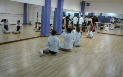 L’escola de dansa Cristina Llobet ofereix també classes de hip-hop per adults