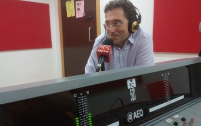 En Carles Casals, propietari de la Galeria L’Arcada, visita el programa Tu Fas Empresa