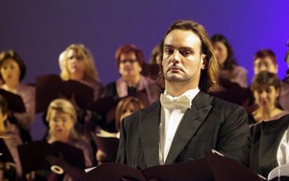 El cantant líric torderenc Albert deprius visita el programa La tarda a l’estudi de gravació