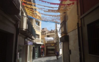La nova Associació de Veïns del Casc Antic organitza el seu segon sopar de festa major al carrer