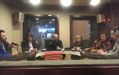 La tertúlia del polítics va girar entorn la moció per millorar les contractacions i transparència que es va aprovar
