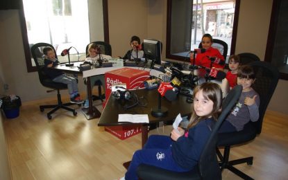 Els alumnes de primer de La Roureda participen a la celebració de l’English Day de l’escola
