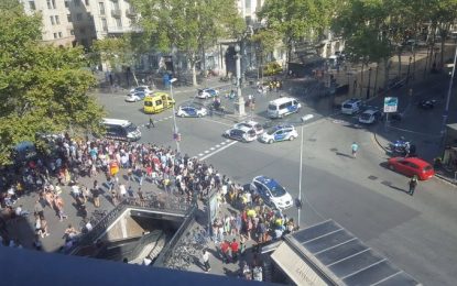 El torderenc Martí Copestake es troba confinat en un establiment del centre de Barcelona i explica com ha viscut els moments de l’atemptat