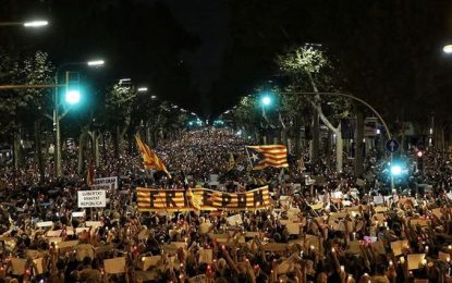 Diversos torderencs participen en la mobilització d’espelmes a Barcelona
