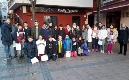 Els alumnes de 6è de l’escola Ignasi Iglesias ens fan una classe sobre les abelles