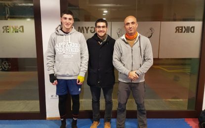 El Show dels Esports coneix al campió de Catalunya de Muay Thai Gerard Costabella i el seu entrenador Josep Maria Prats