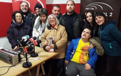 La tertúlia del Diversones debat sobre l’oci amb en Manu de l’Associació Kedem