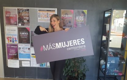 La directora del CEM Tordera Rosa Gallardo presenta dins del Show dels Esports les noves activitats esportives