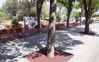 El parc del Patufet explica aquest conte mitjançant els diversos elements com els gronxadors i tobogans
