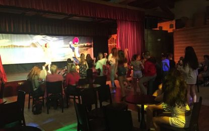 Els alumnes de 6è del Serra de Miralles han passat una primera nit de colònies molt divertida