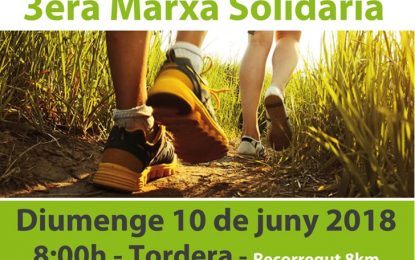 La delegada de l’Oncolliga Tordera Rosa Maria Ruscalleda ens dóna tots els detalls de la caminada popular de diumenge