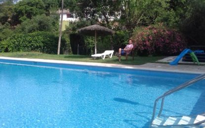 Tordera en directe es posa en remull a la piscina del restaurant Les Ferreres