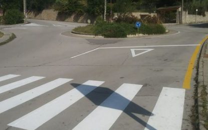 Treballs de millora i manteniment de la senyalització a la urbanització Terra Brava