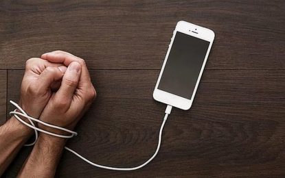 Podríeu estar un dia sencer sense utilitzar el telèfon mòbil?