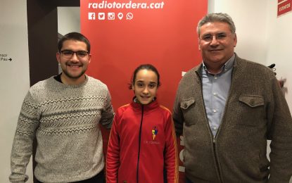 L’Edurne Escribà i en Josep Romaguera de la secció de patinatge artístic del CPTordera visiten el Show dels Esports