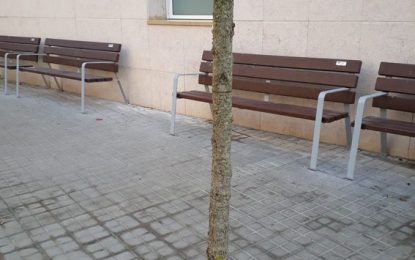 Instal·lats a Tordera 27 bancs ecodissenyats de plàstic reciclat