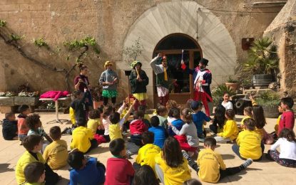 Els alumnes de 1r i 2n de l’escola Ignasi Iglesias ens expliquen què han fet durant el primer dia de colònies