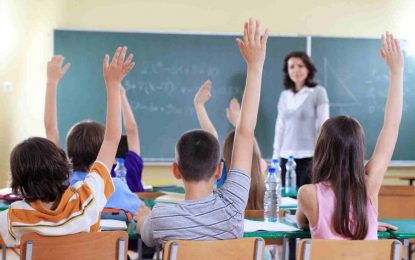 Com és millor ensenyar: amb solucions a recordar o amb problemes a resoldre?