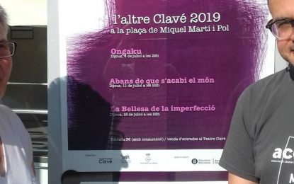 Un estiu més l’escenari del teatre s’instal·la a la plaça Miquel Martí i Pol per veure-hi l’Altre Clavé