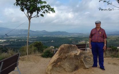 Tordera en directe visita la Pedra Escolta acompanyada per en Joan Torrent del Cercle d’Història