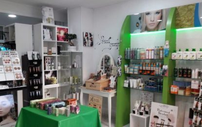 L’experiència amb la seva filla ha portat a la Sofia a obrir la botiga d’estètica natural Biodeica