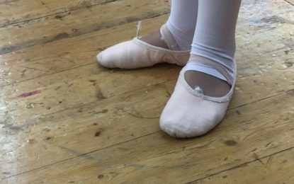L’Escola de Dansa duu a terme avui una classe oberta al públic