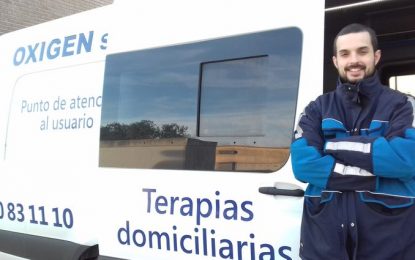 Tordera en directe revisa la qualitat del seu son a la unitat mòbil instal·lada davant del CAP