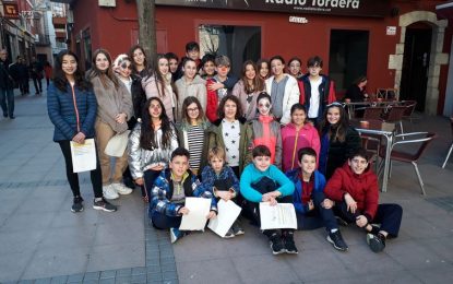 Els alumnes de 6è de Brianxa representaran l’obra de teatre “Intrigues entre bambolines”