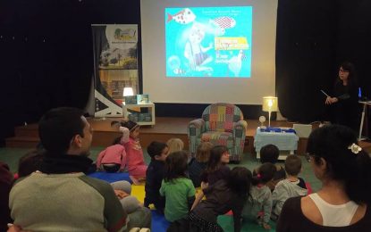 Tordera en directe assisteix a la presentació del nou llibre de Carolina Enrech a la biblioteca