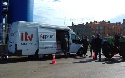 Els tractors i remolcs agrícoles de Tordera van passar la setmana passada la seva ITV