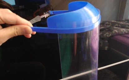 Diversos torderencs utilitzen les seves impressores 3D per fabricar viseres per als sanitaris
