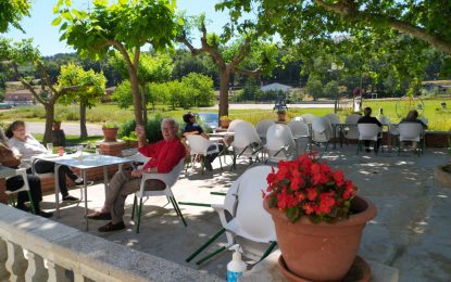 El restaurant Les Ferreres ha obert el servei de bar a la terrassa i, per encàrrec, també el de restaurant