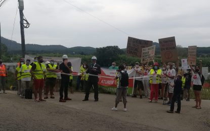 Acció simultània a Tordera i Barcelona d’Aturem la C-32