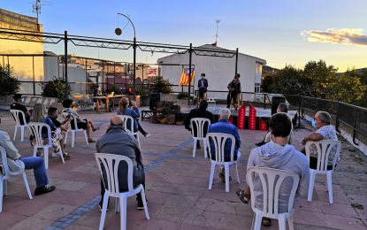 Mònica Palacín reclama l’alliberament dels presos polítics en la presentació del llibre “Tornarem a vèncer”