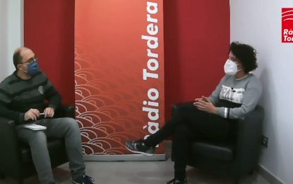 A l’entrevista amb els polítics, la regidora Cinta Alcàcer proposa destinar més pressupost a fomentar el civisme