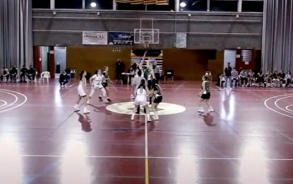 Torna a mirar el partit de bàsquet entre el CEEB Tordera femení i l’Snatt’s Sant Adrià B