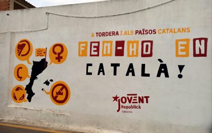 El Jovent Republicà de Tordera pinta un mural en defensa de la llengua catalana