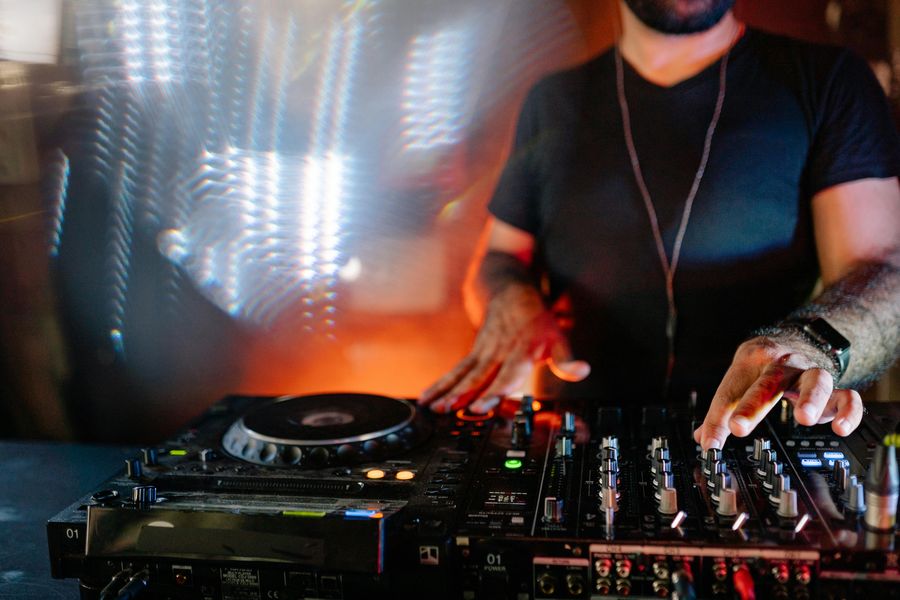 dj