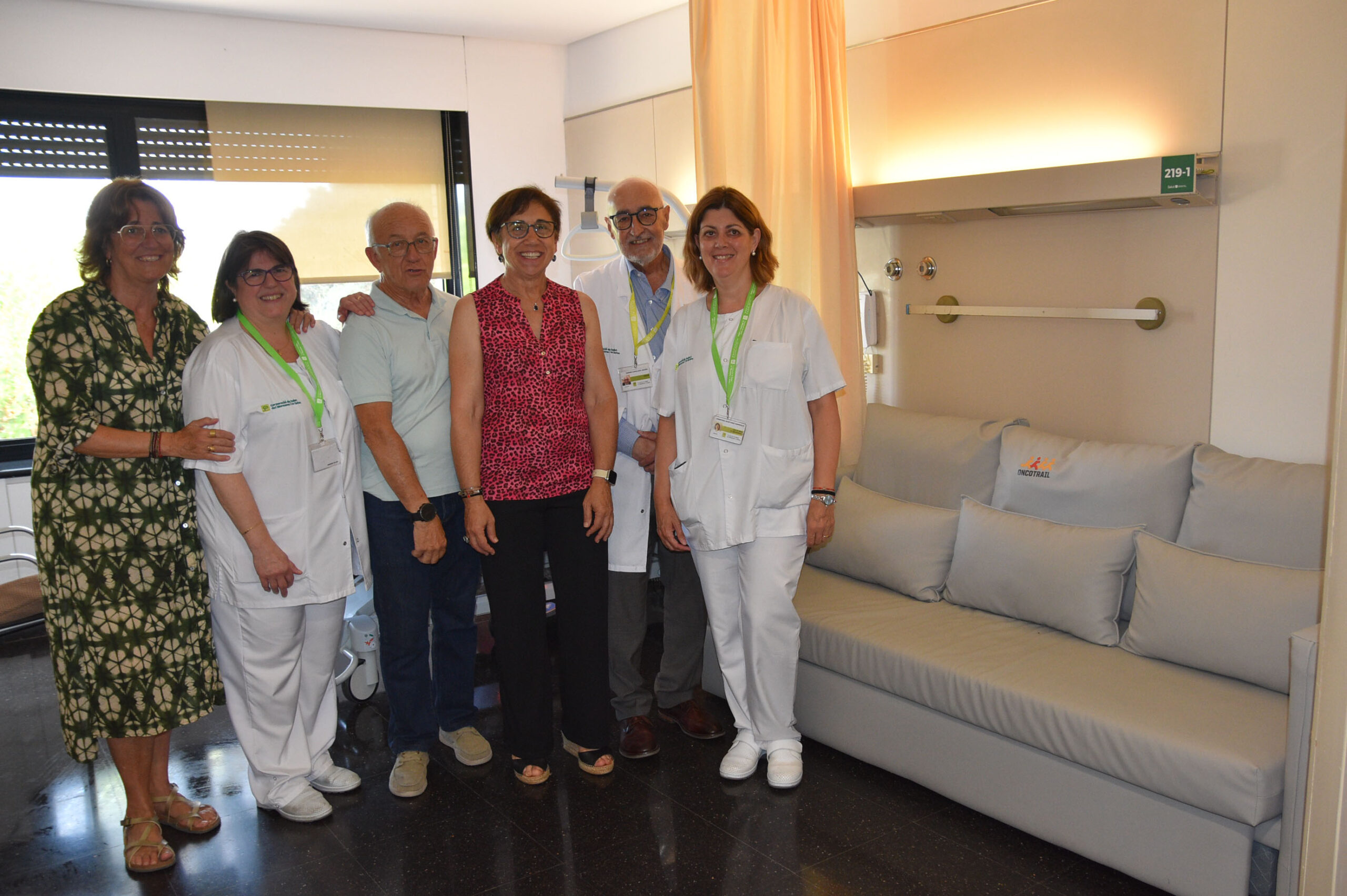 Imatge: Representants d’Oncolliga Girona, Oncotrail i Corporació de Salut del Maresme i la Selva.