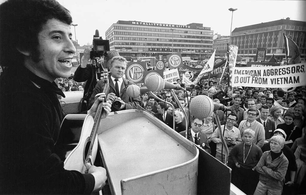 victor-jara-in-helsinki-1969-54e14f