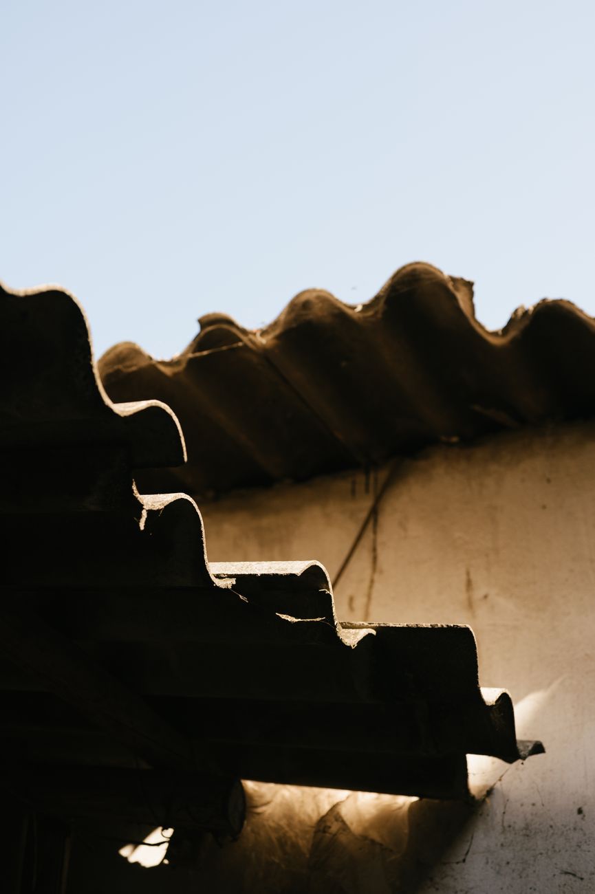 close up of a the edge of an old roof